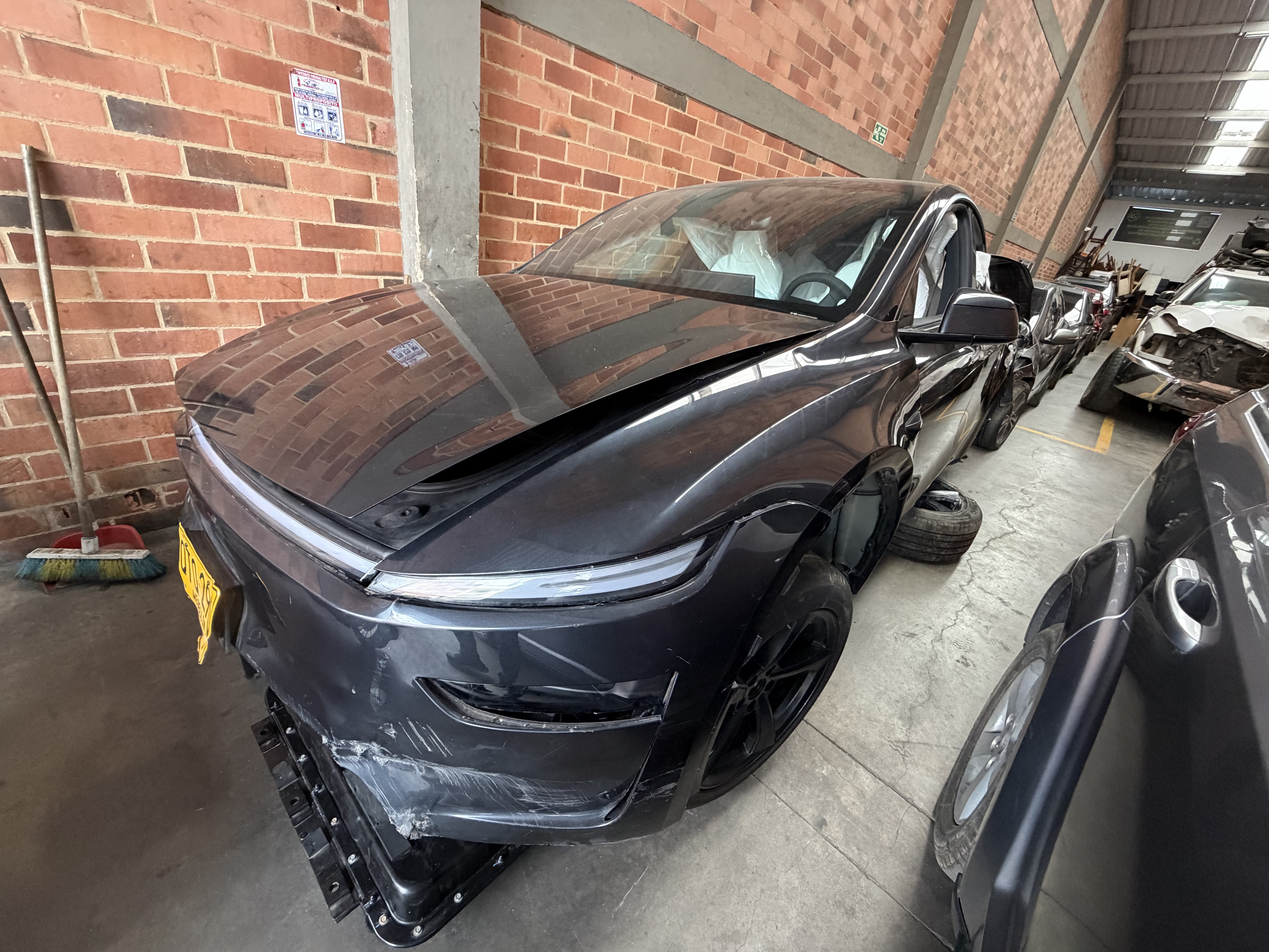 Tesla Model Y 2016, foto 2