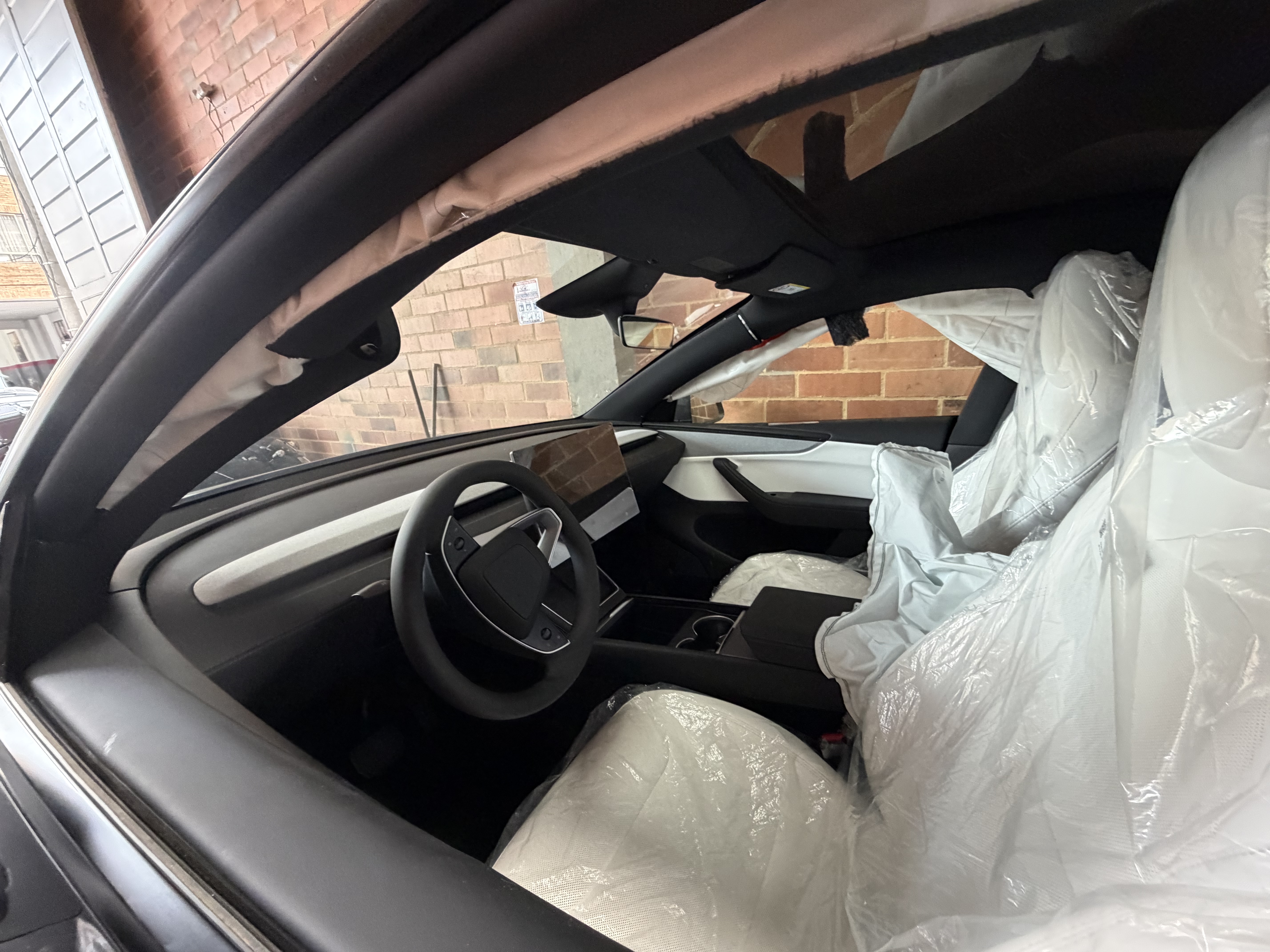Tesla Model Y 2016, foto 3